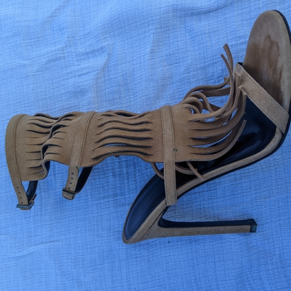 *** Gucci Suede Gladiator Fringe Becky Sandals Heels - Picture 10 of 16